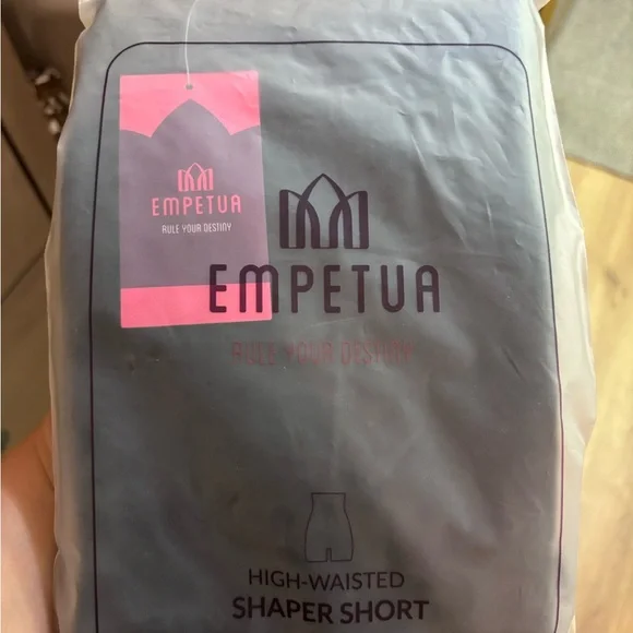 Empetua High-Waisted Shaper Shorts - Picture 5 of 6